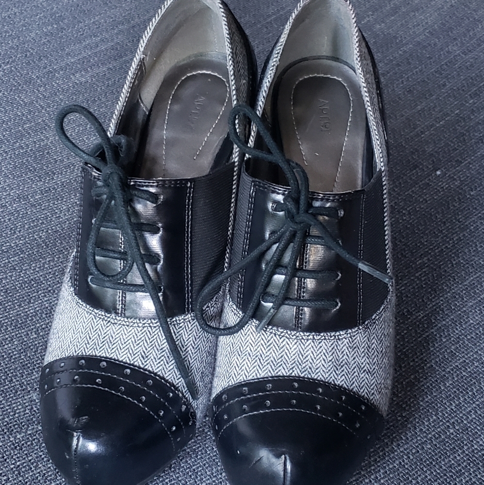 Apt. 9 Vintage Style Lace Up Heels